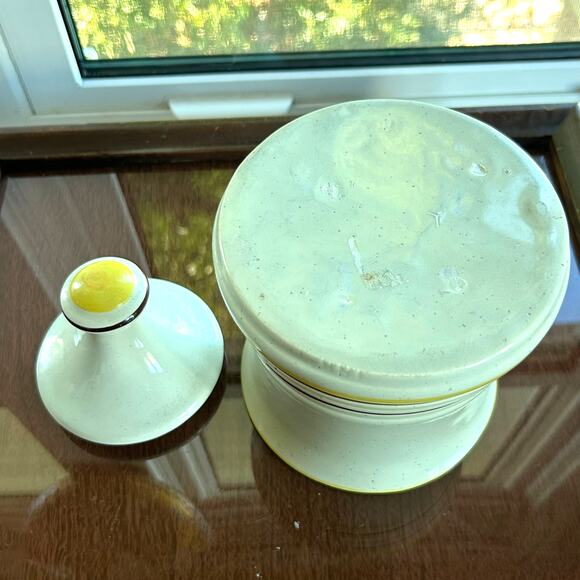 Vintage MCM “Genie” Ribbed Ceramic Canister Cookie Jar, 7.5" Yellow & Brown Trim - Picture 6 of 8